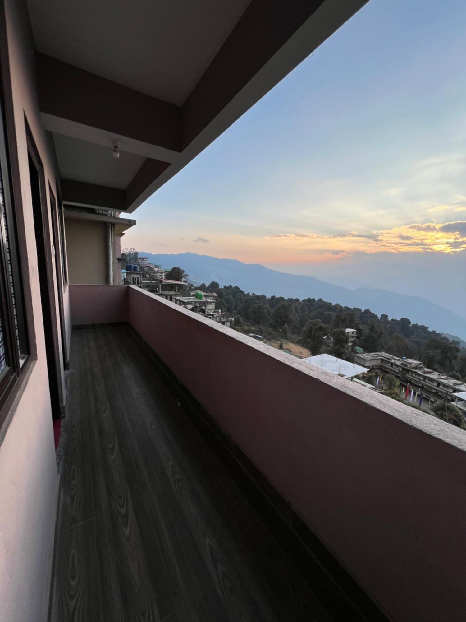 Hangkhim Homestay Ravangla Bagian luar foto